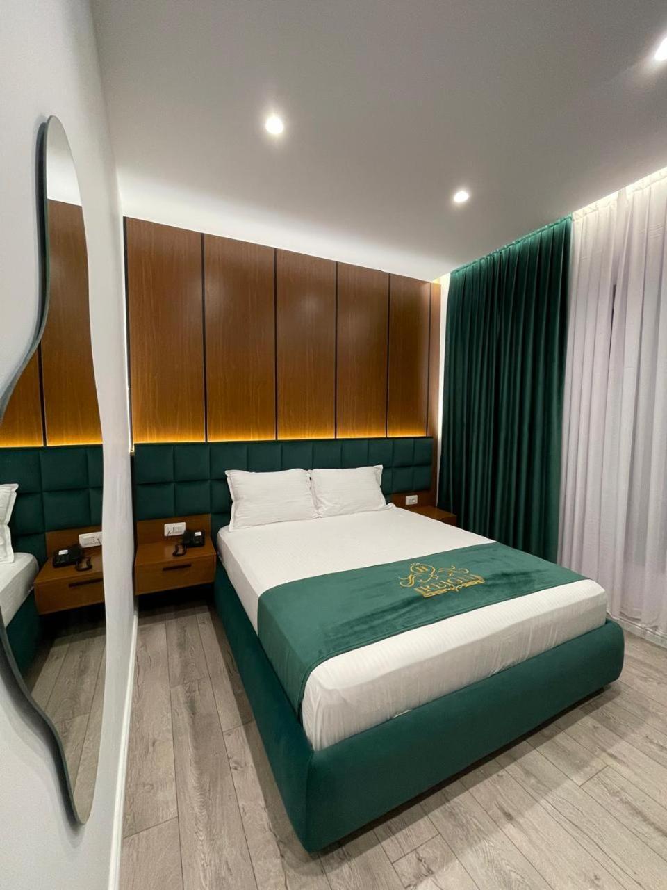 Reign Hotel Vorë Extérieur photo